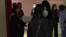 吃瓜的娱乐头条在哪找到,吃瓜群众热议的娱乐头条背后的故事